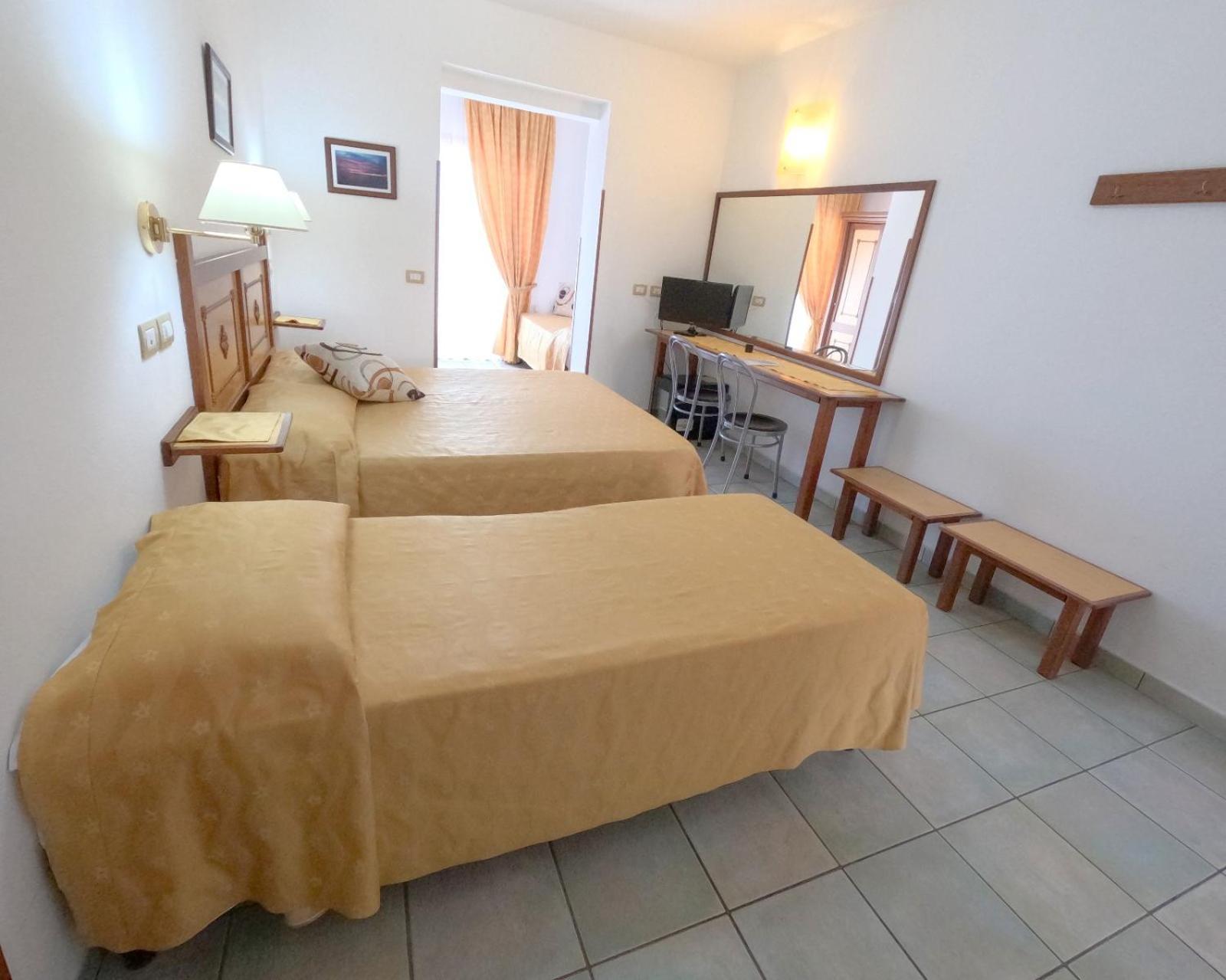 Hotel La Playa Cala Gonone Bagian luar foto